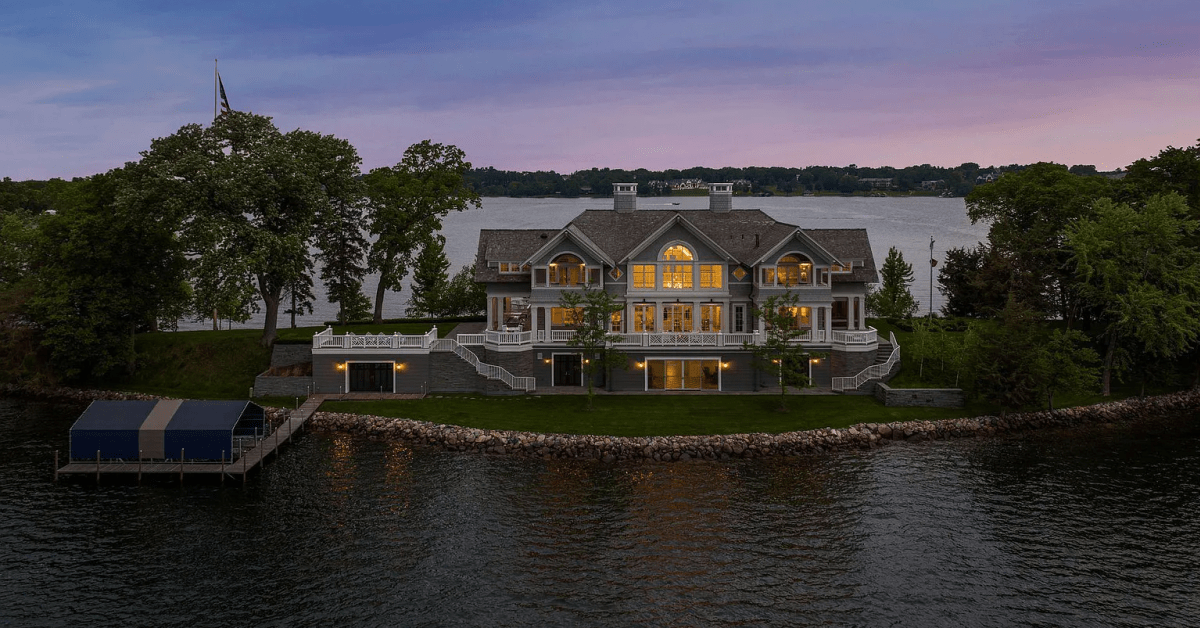 Gallery Lake peninsula estate listed for nearly 15M Bring Me The News