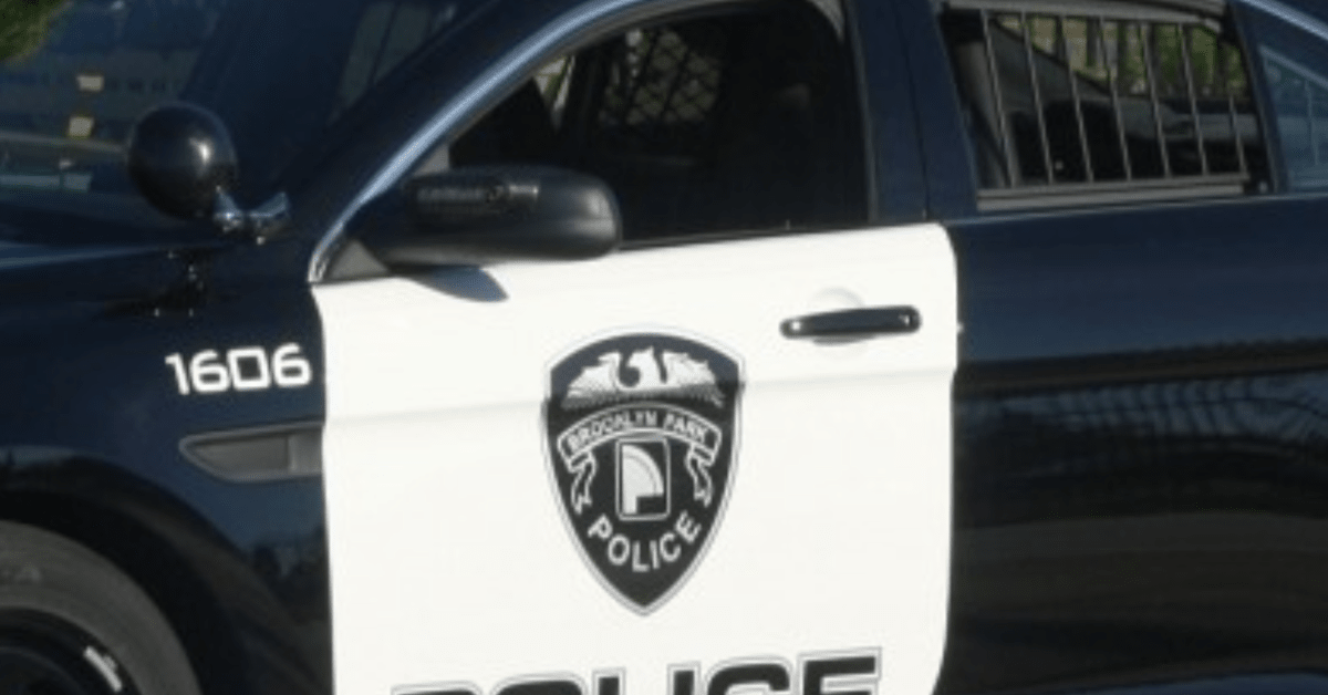 Man hospitalized after being stabbed by fiancée in Brooklyn Park