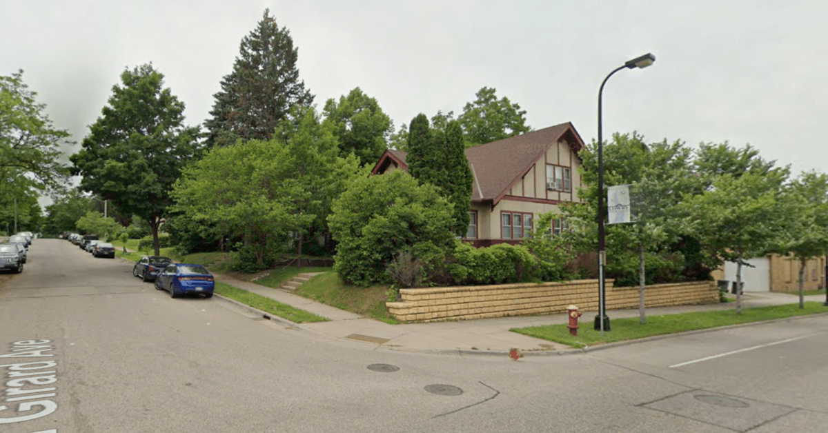 Minneapolis police search for driver who fled fatal crash on Friday