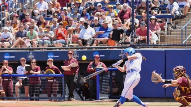 College baseball: Minnesota beats UCLA in 10 innings, makes NCAA regional  final