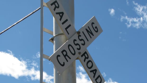 railroad crossing, train crossing