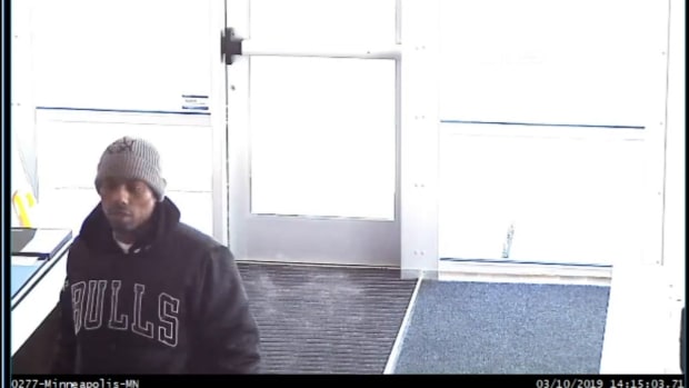 Suspect in Minneapolis T-Mobile robbery