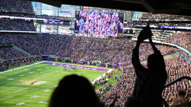 U.S. Bank Stadium, Vikings fans