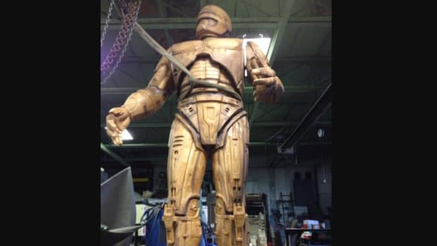 Robocop statue