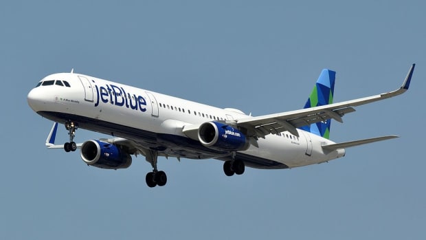 1024px-JetBlue_Airways,_Airbus_A321-231(WL),_N945JT_-_LAX