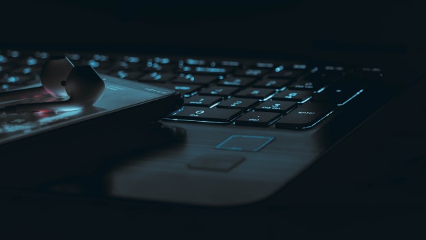 Pixabay laptop keyboard phone dark