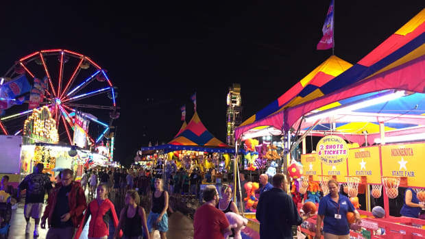 Flickr - Minnesota STate Fair night 2015 - american-rugbier
