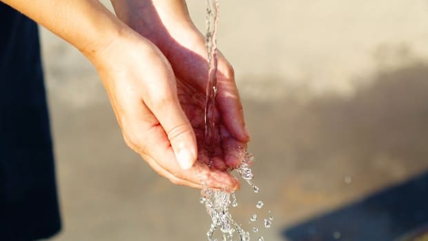 Pixabay - water hands stream CROP