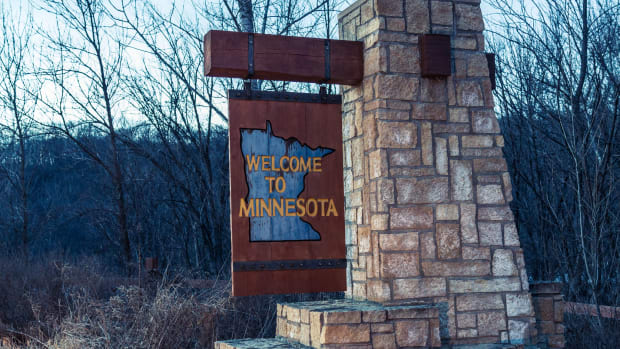 Flickr - Welcome to Minnesota sign - Tony Webster