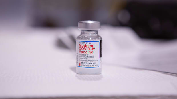 Flickr - moderna covid vaccine vial