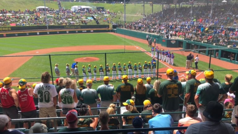 Bloomington Little League gets opening day visit from two ex