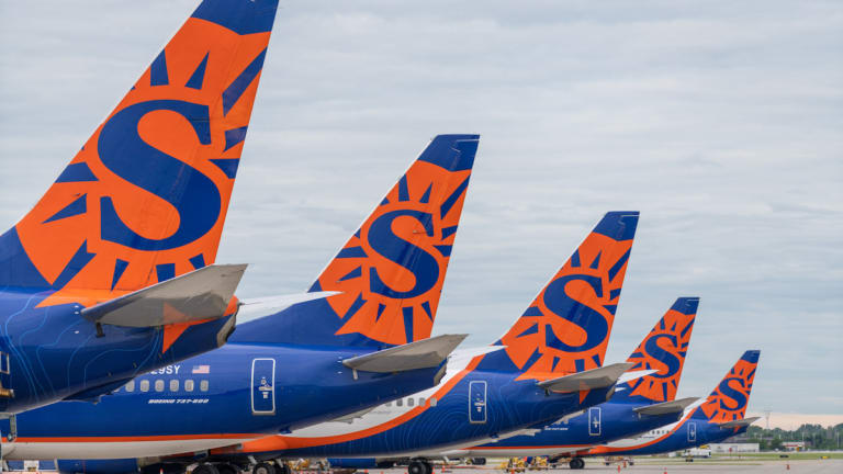Sun Country cancels all domestic flights Monday morning due to 'system outage'