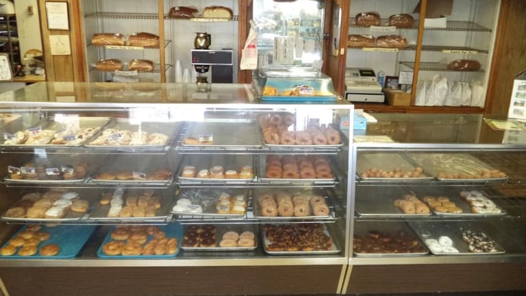 'Extremely devastated': New owners of Lindstrom Bakery announce shock closure