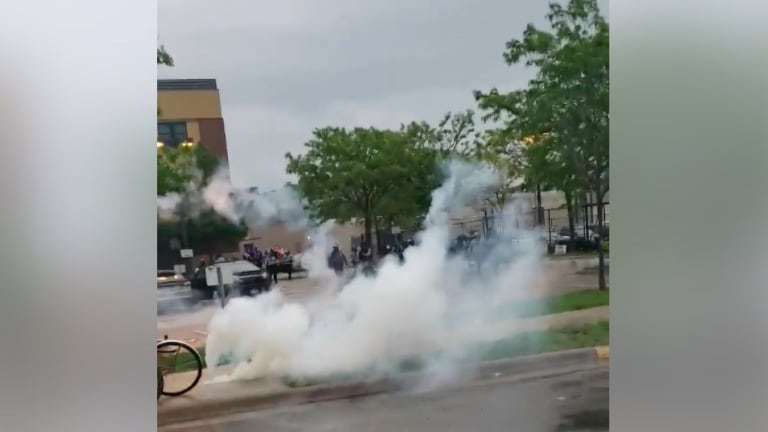 Watch Protesters Flee As Police Fire Tear Gas In South Minneapolis Bring Me The News 7482