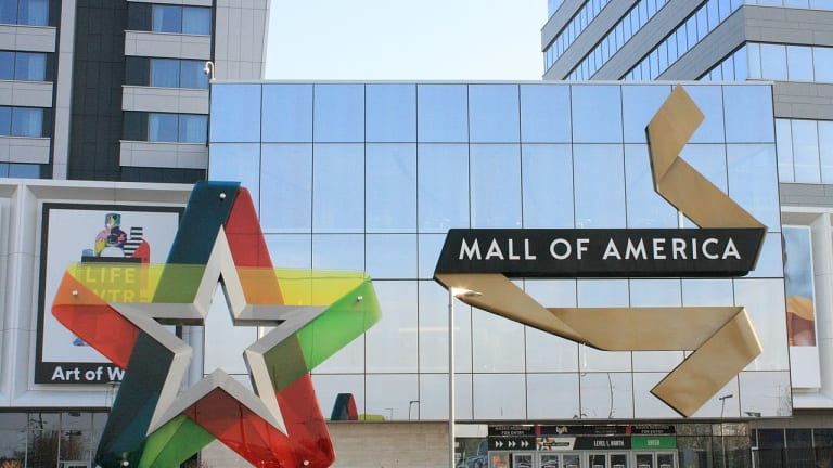 Shooting at Mall of America sends stores into lockdown, 2 people injured