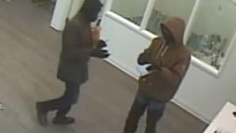 Suspects rob Huntington Bank in Fridley, assault employee