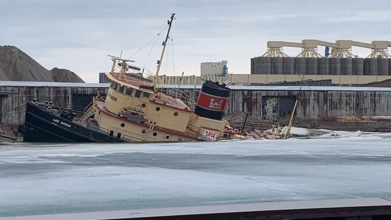 Coast Guard investigating sinking tugboat on Lake Superior in Duluth