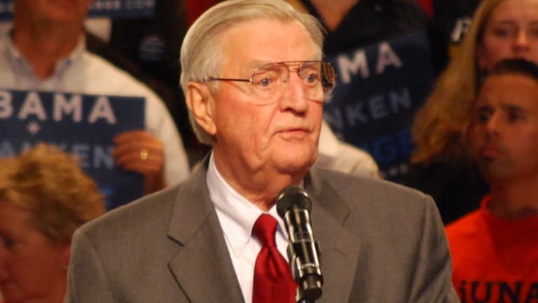 Former Vice President, Minnesota senator Walter Mondale dies at age of 93