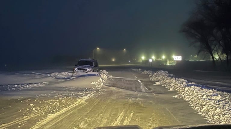 Dozens rescued after becoming stranded in snow on Minnesota roads ...