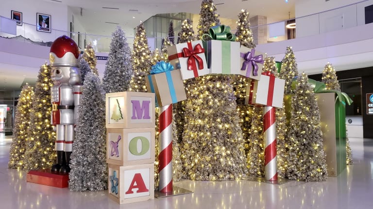 Mall of America debuts schedule of holiday festivities, extended hours