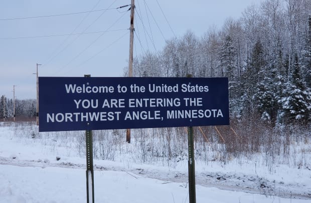 Welcome to the U.S. sign, Customs, NW Angle (2)