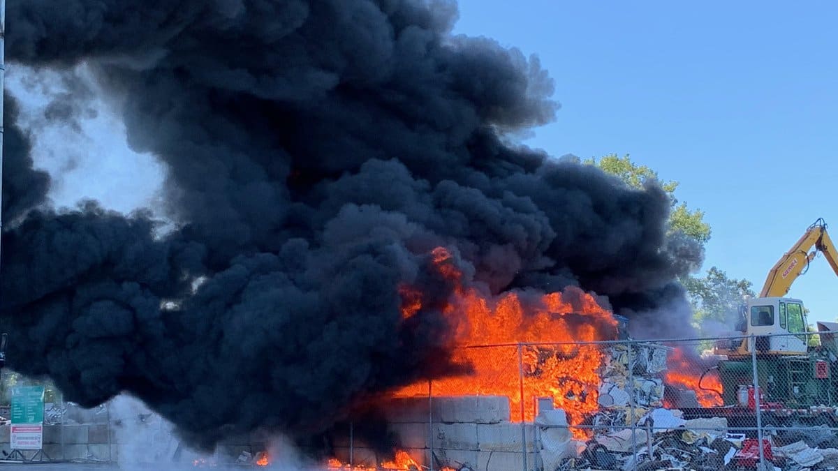 Massive fire erupts at South St. Paul residence - CBS Minnesota