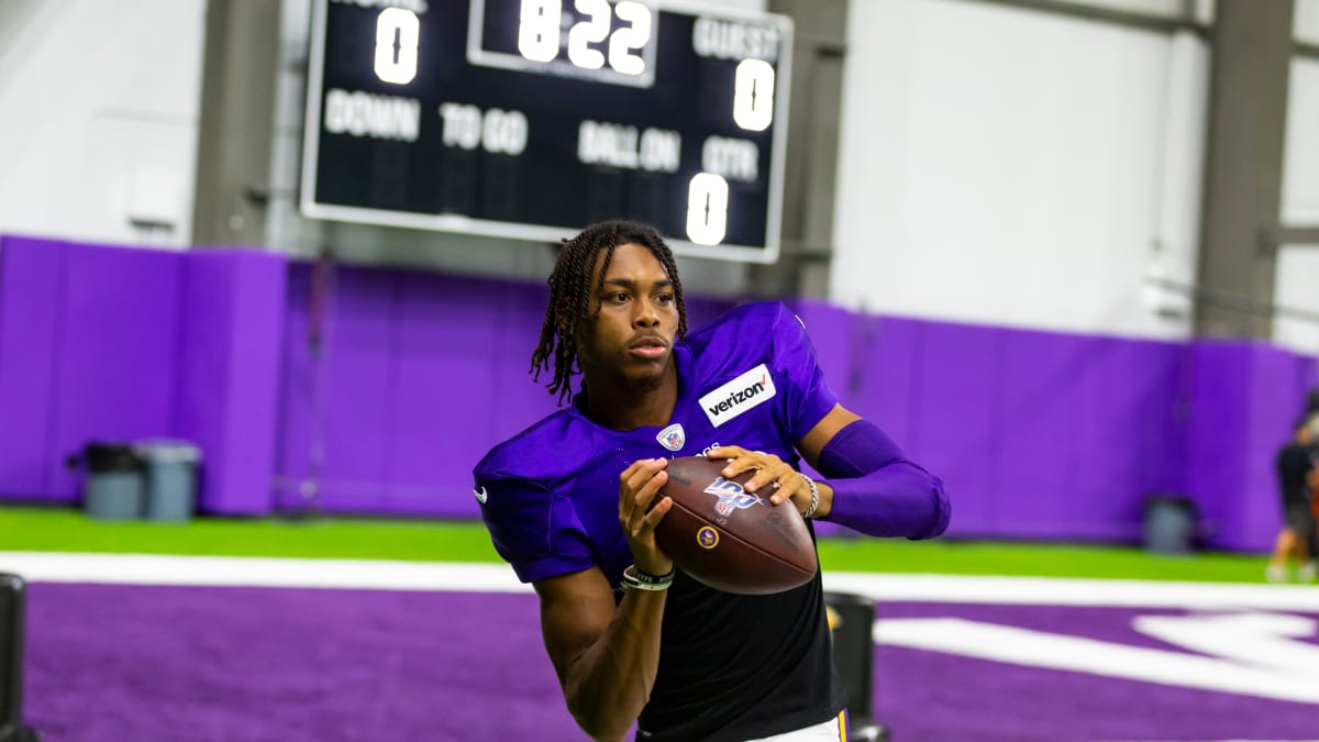 Vikings star Justin Jefferson surprises mom with new car on Christmas