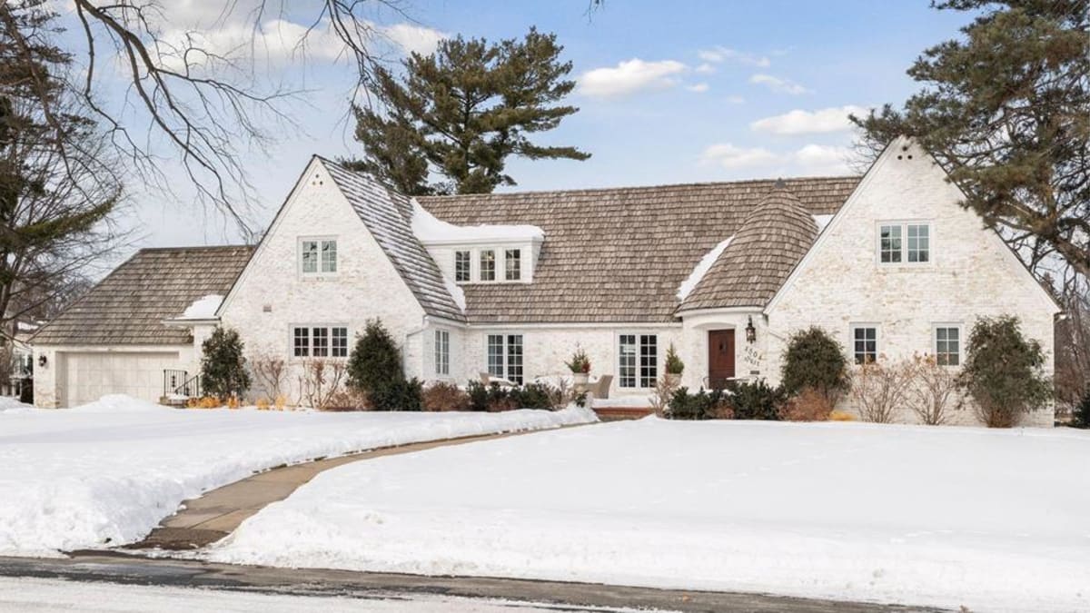 Jason and Carly Zucker sell Edina home for $4.18M - Bring Me The News