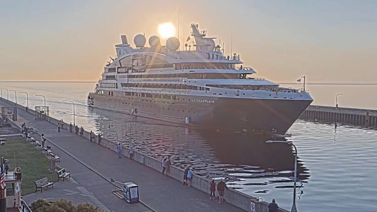 Small French cruise ship makes its first stop in Duluth - Bring Me The News