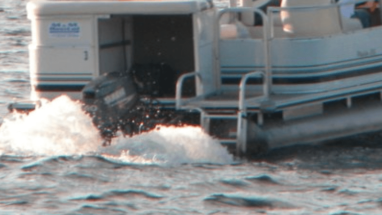 1 killed, 2 injured in Wisconsin pontoon explosion