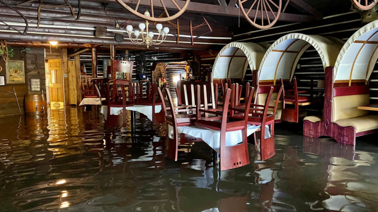 Floodwaters sweep through restaurant in Waite Park
