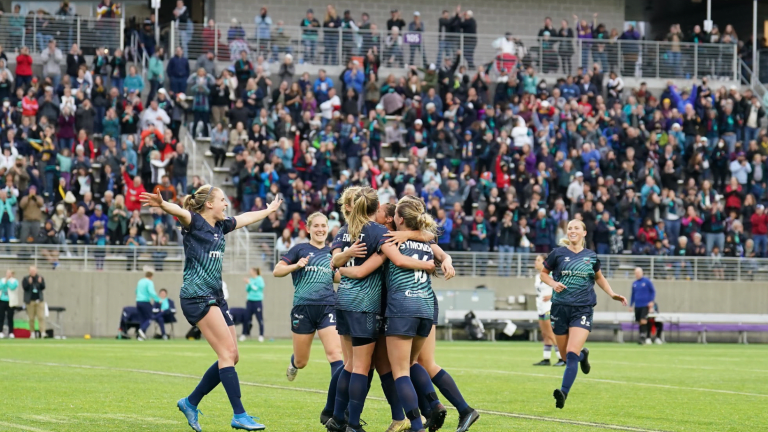 Minnesota Aurora's first ever game ends with draw in front of sellout crowd