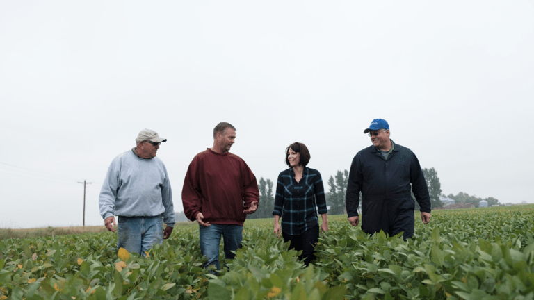Minnesota soybean farmers Stepping Up for health care frontline workers