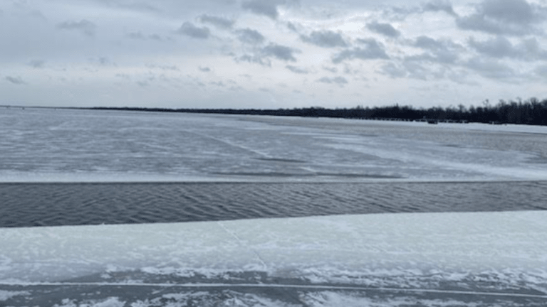Around 200 rescued after ice breaks free on Upper Red Lake