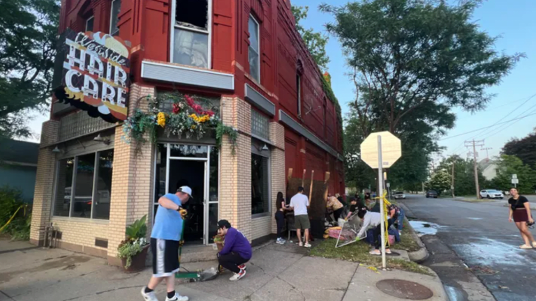 St. Paul hair salon, second-story apartment heavily damaged in fire