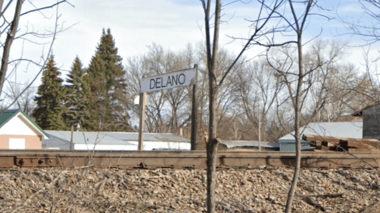 Woman hit by train while crossing tracks in Delano