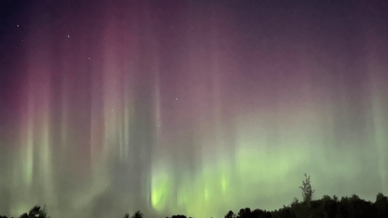 Northern lights puts on a show in Minnesota over holiday weekend