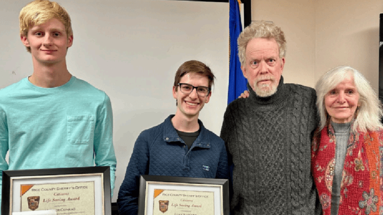 Minnesota students awarded for saving college professor's life