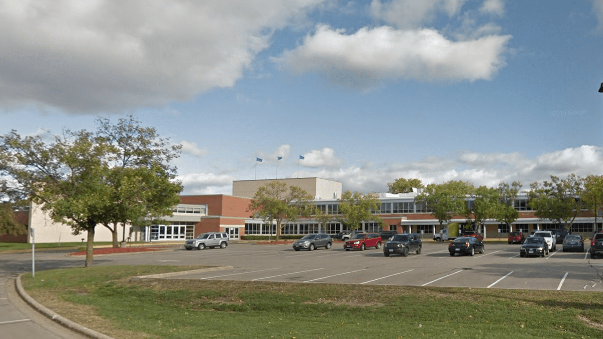 Police called after student brings BB gun to Minnetonka High School - Bring  Me The News