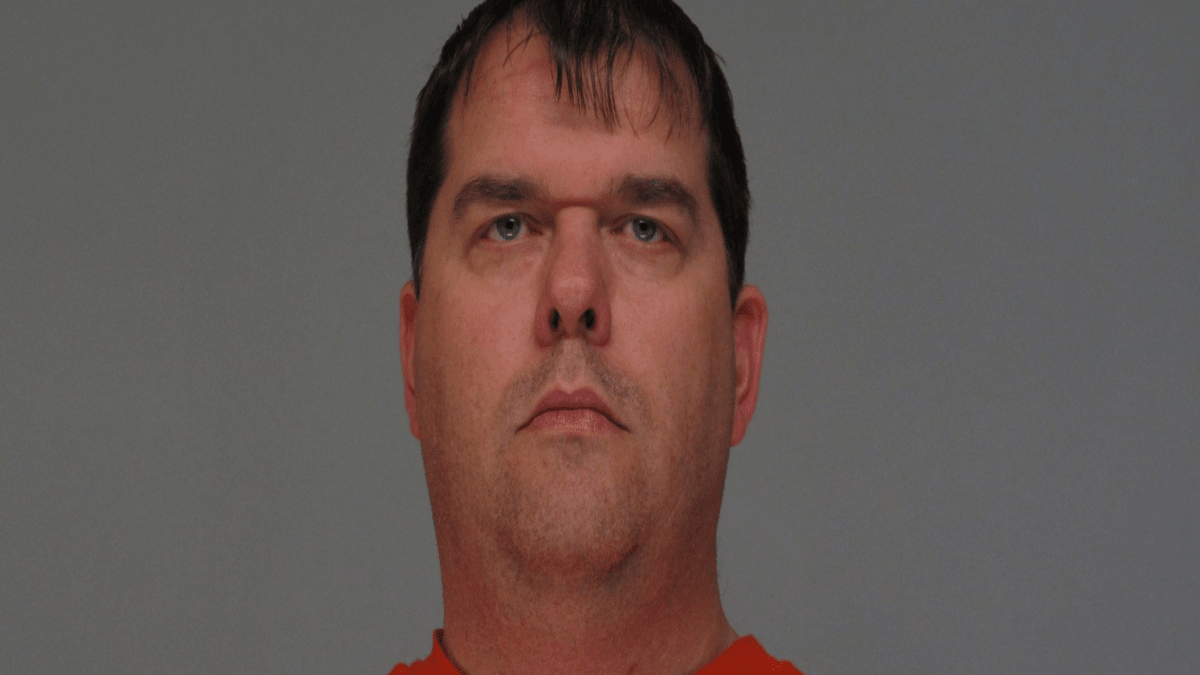 New Ulm police officer charged with sexually assaulting a child