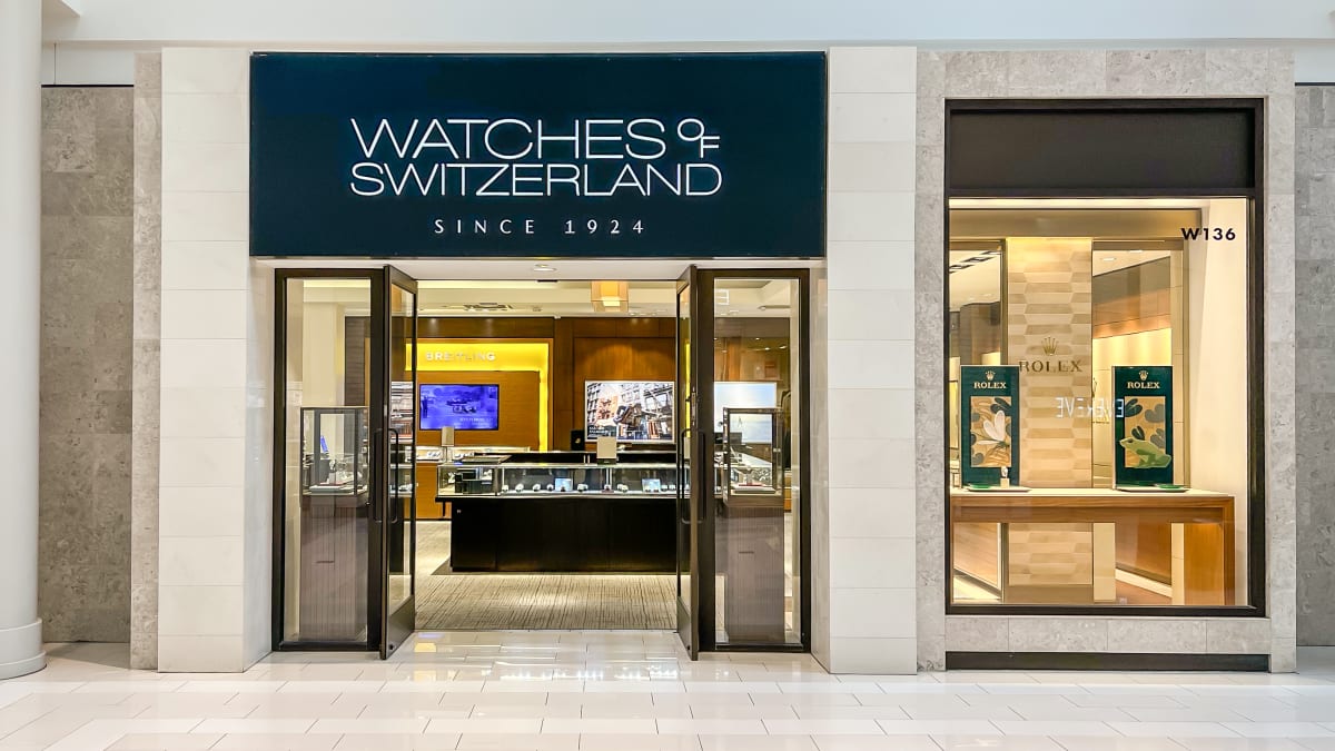Rolex mall store