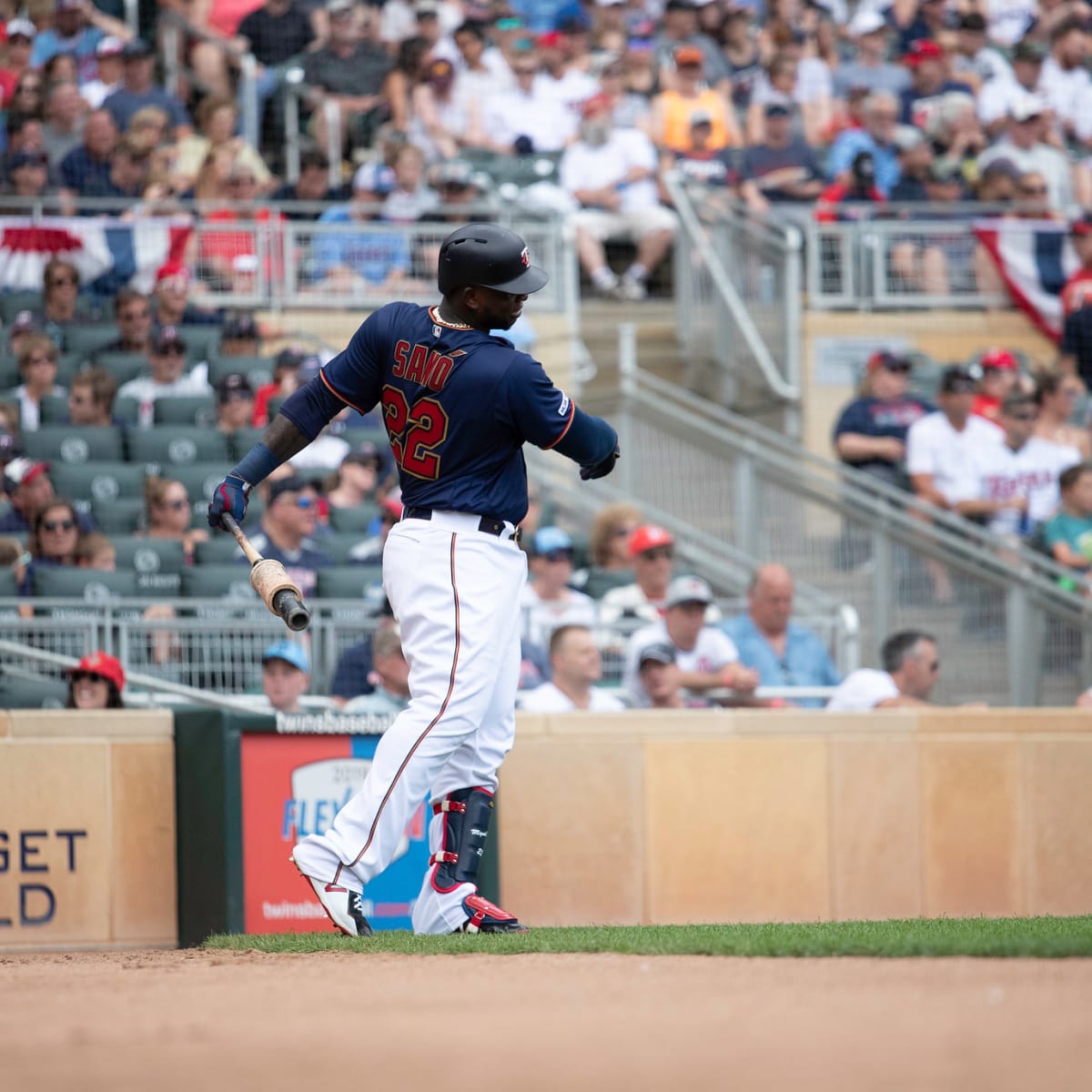 Twins OF Byron Buxton's highlight catch starts first 8-5 triple play in  recorded MLB history