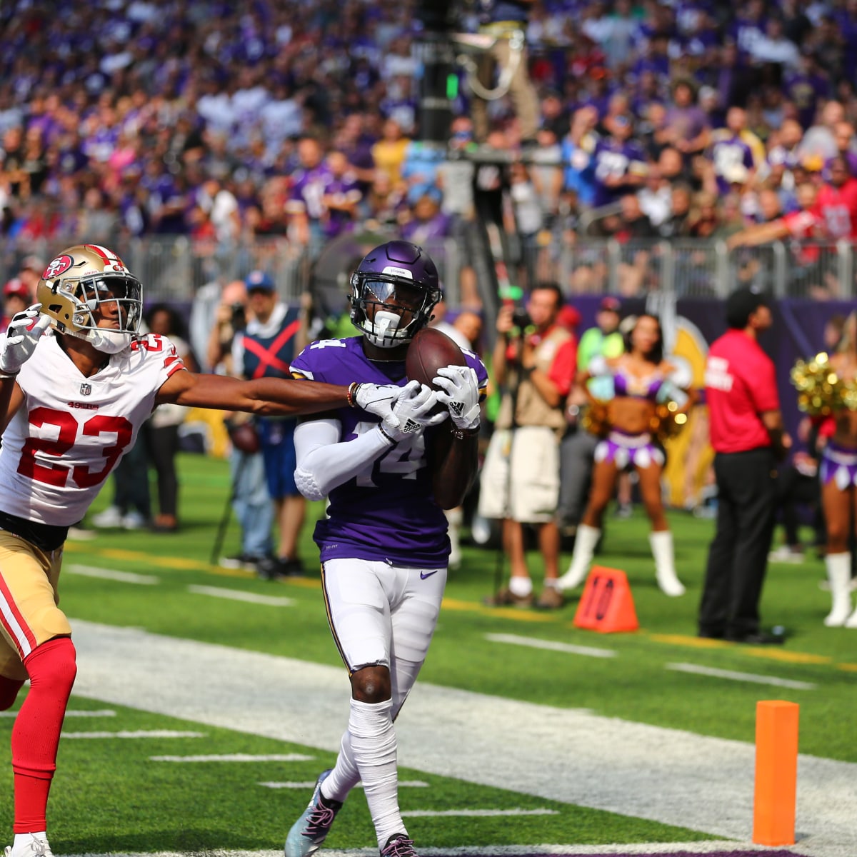 49ers dismiss Vikings 27-10