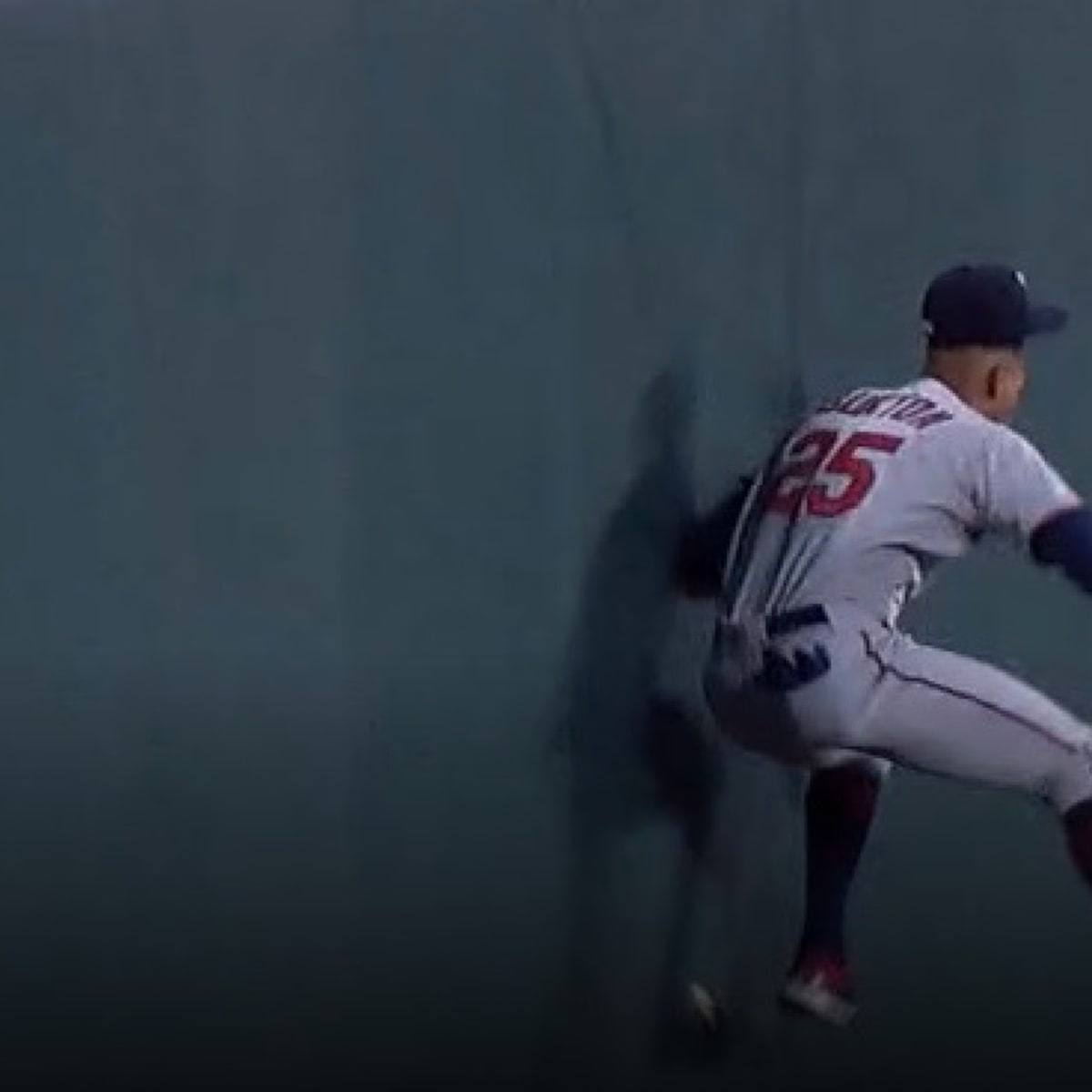 Twin's Byron Buxton goes on HOME RUN TEAR after inside-the-parker