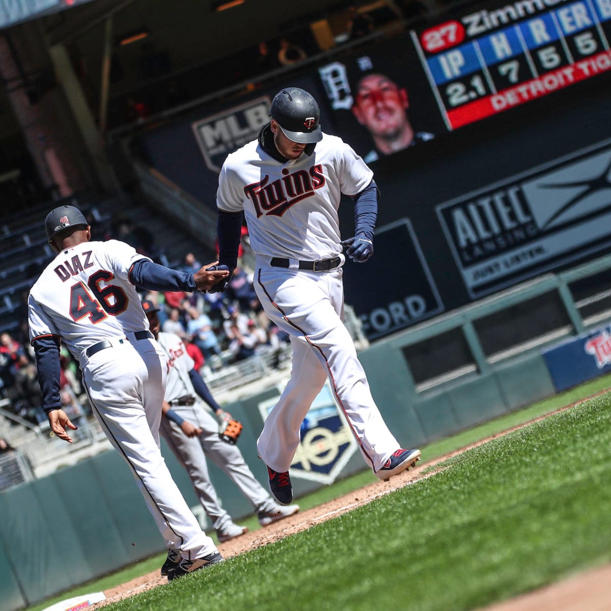 C.J. Cron lands on Twins' injured list; two pitchers called up – Twin Cities