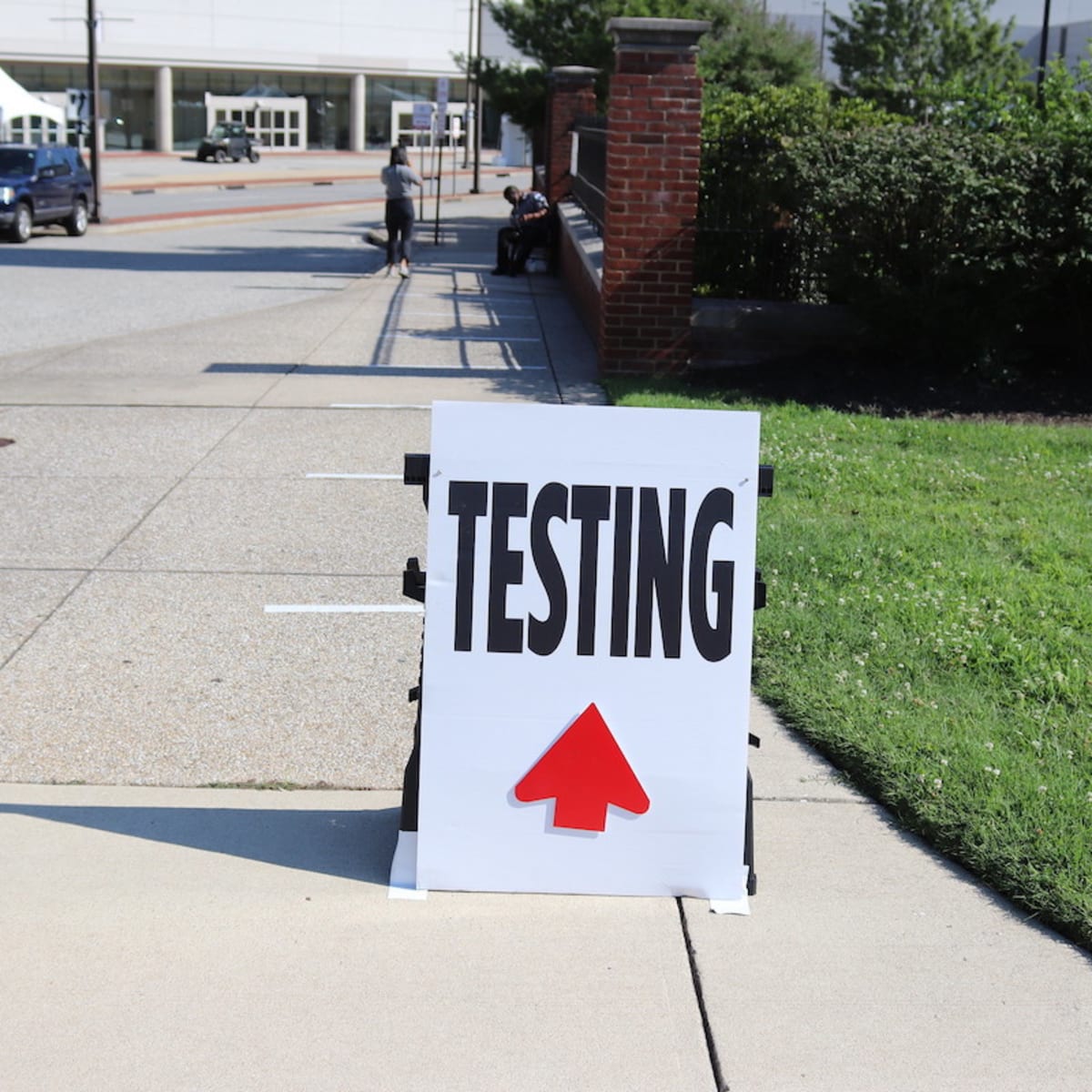 covid 19 testing site sign