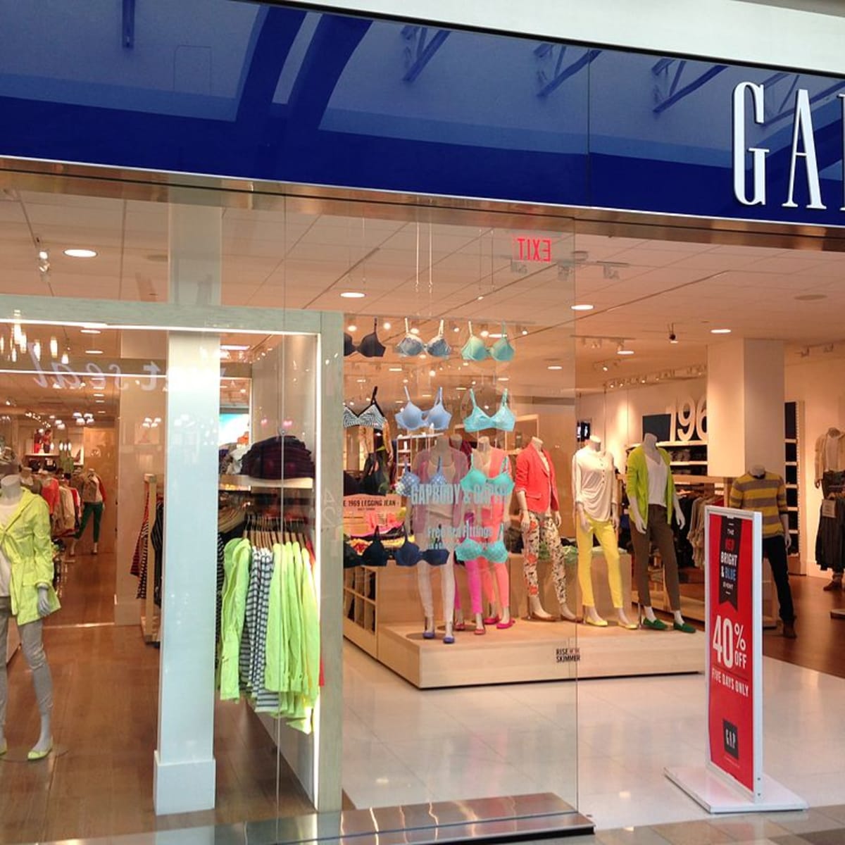 Gap At Galleria Mall Outlet -  1694950863