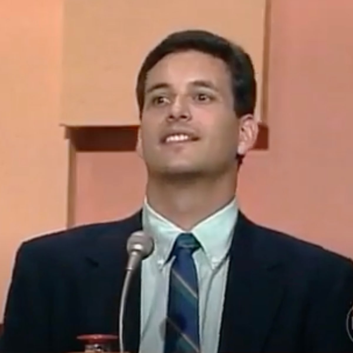 check-out-wcco-s-frank-vascellaro-on-sale-of-the-century-in-1988-bring-me-the-news