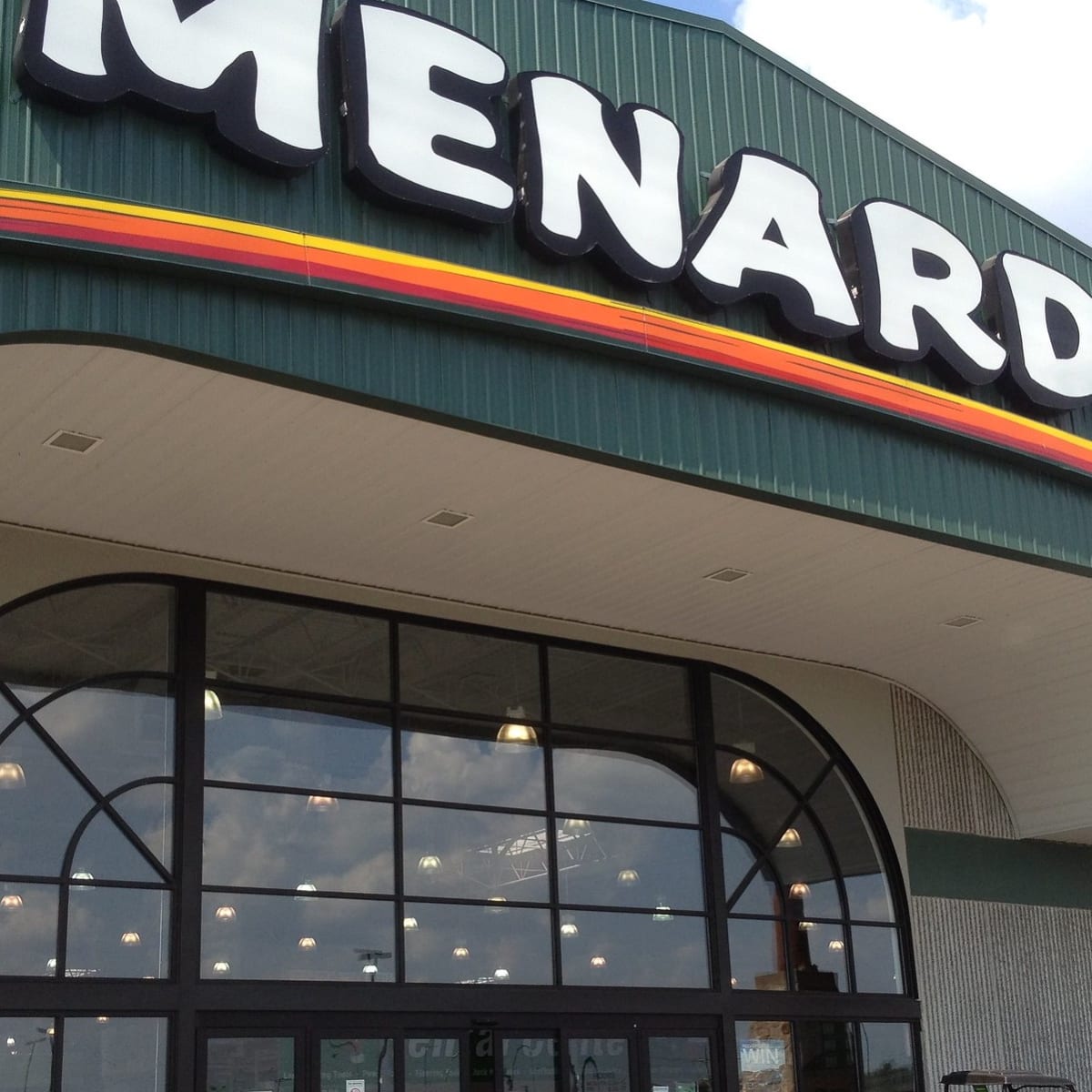 Coronavirus Menards Bans Children And Pets From Stores Bring Me