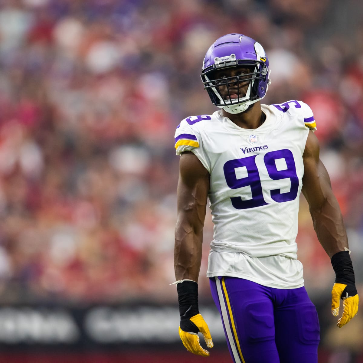 Report: Vikings planning to keep Danielle Hunter - Bring Me The News